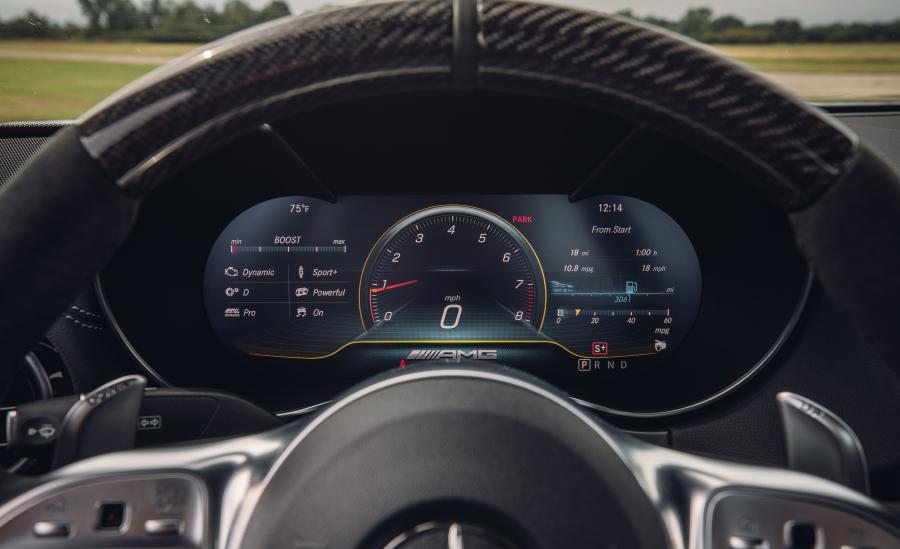 Панель приборов Mercedes-AMG GT (C190) 2019 года  (NA) (фото 16 из 46)